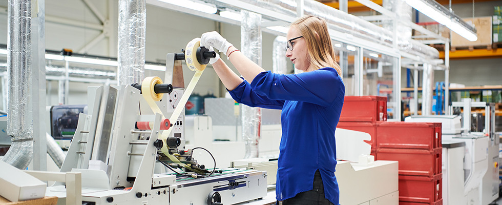 De labelprinter aan het werk